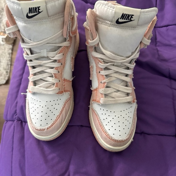 Pale orange & white jordan 1s - Picture 4 of 6